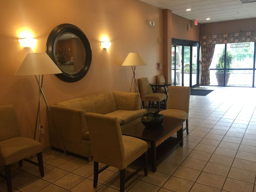 Sawgrass Inn & Conference Center 3