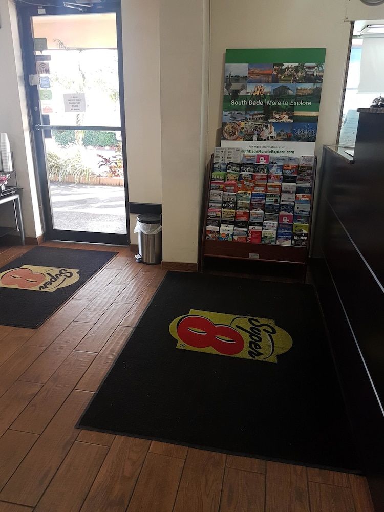 Super 8 by Wyndham Florida City/Homestead 2