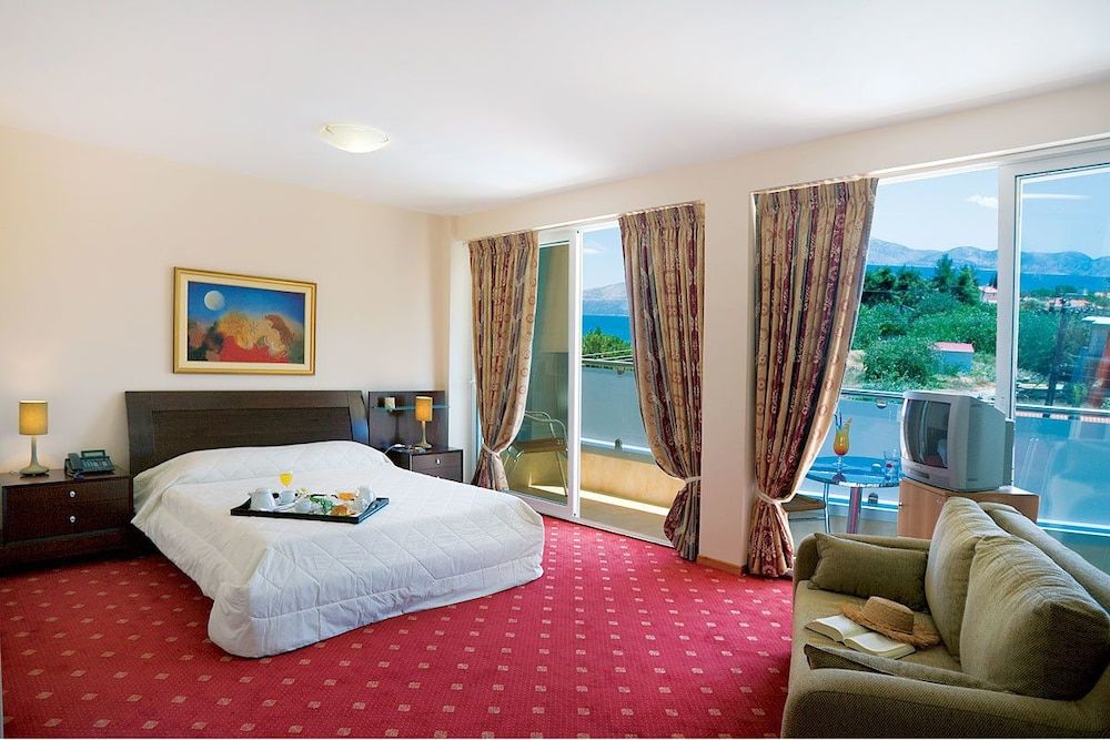 Dolphin Resort Hotel & Conference 3