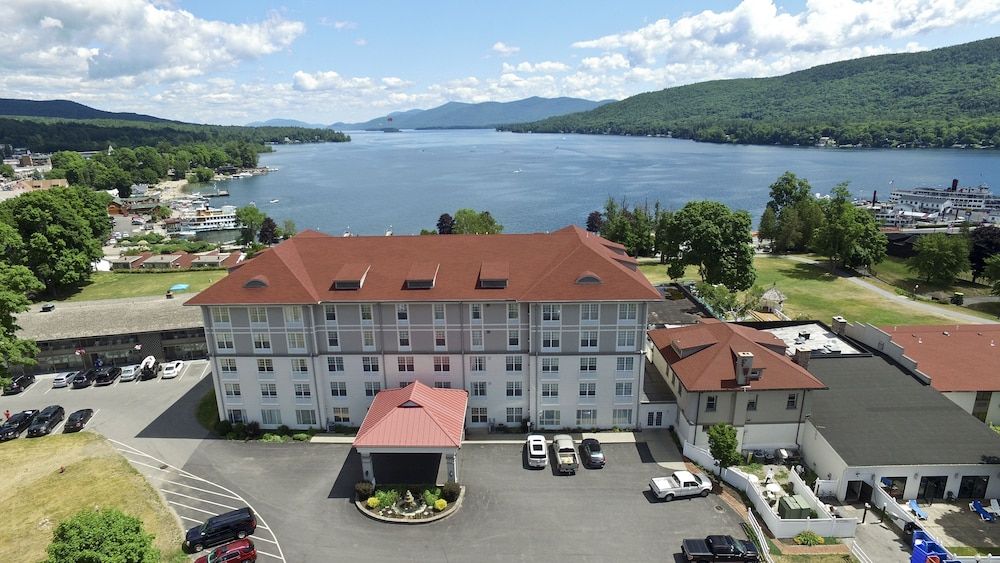 Fort William Henry Hotel and Conference Center 1