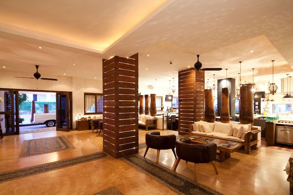 Bahia Hotel & Beach House 2