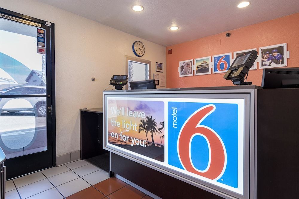 Motel 6 Santa Barbara, CA - State Street 3
