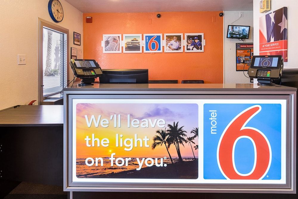 Motel 6 Santa Barbara, CA - State Street 2