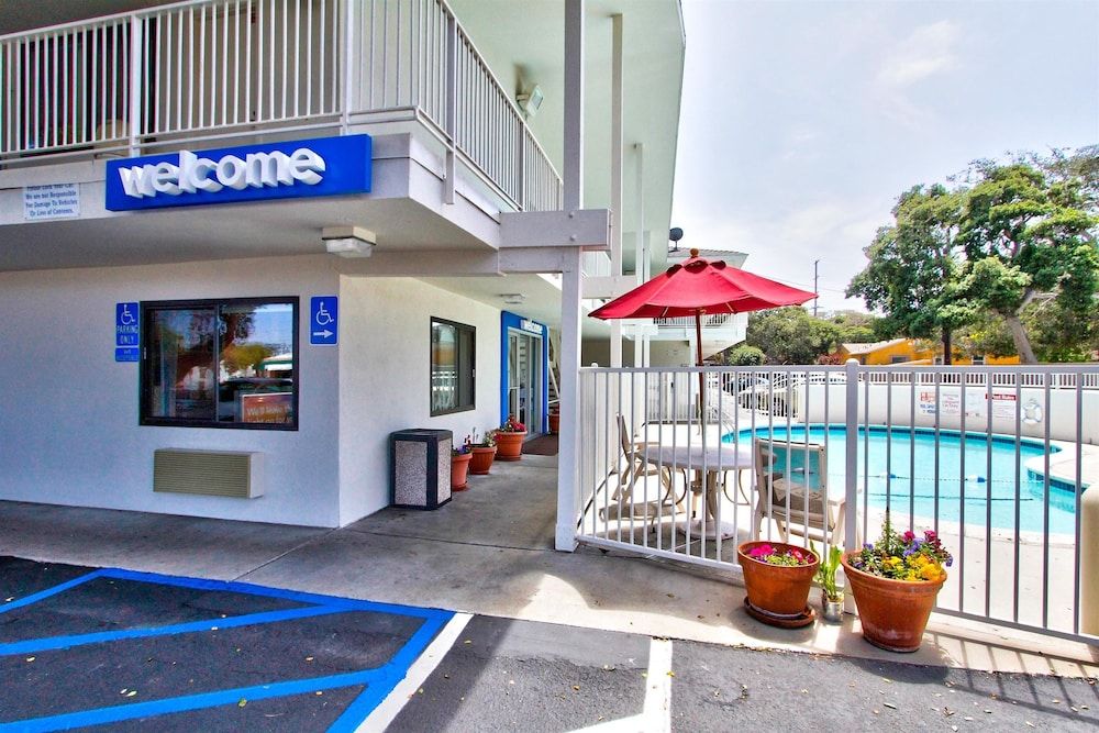 Motel 6 Monterey 2 estrelas em Monterey