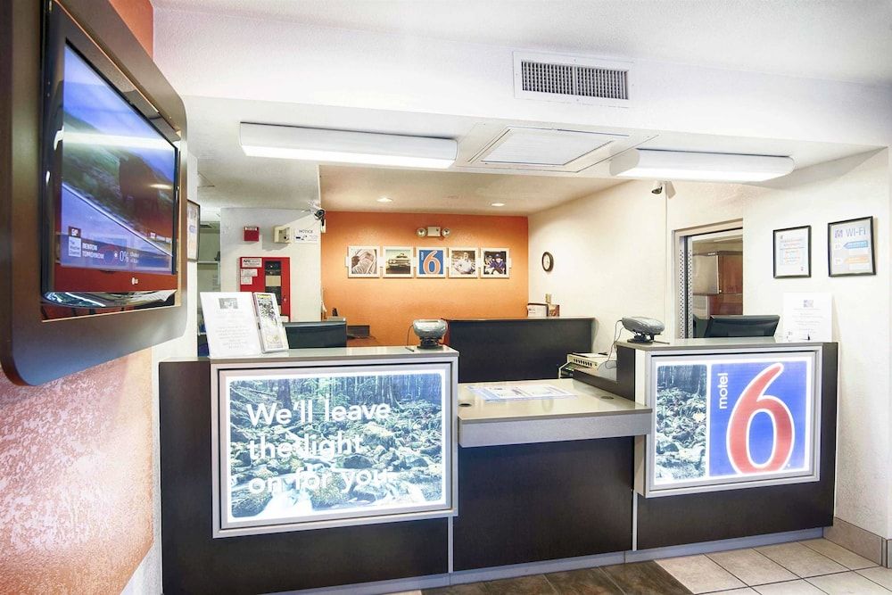 Motel 6 Mammoth Lakes 3