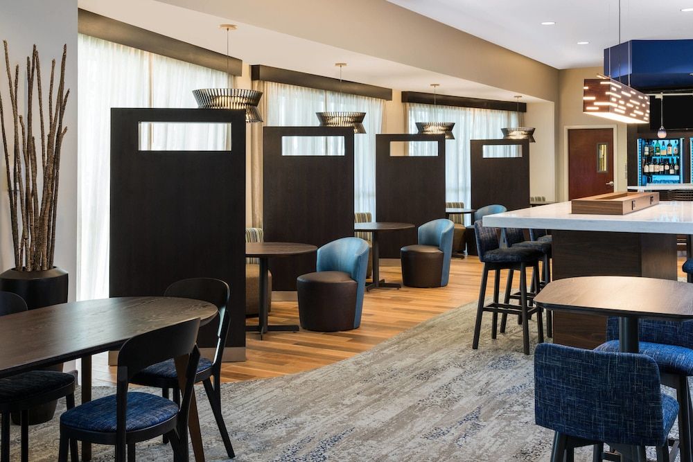 Courtyard Fort Lauderdale Airport & Cruise Port 2