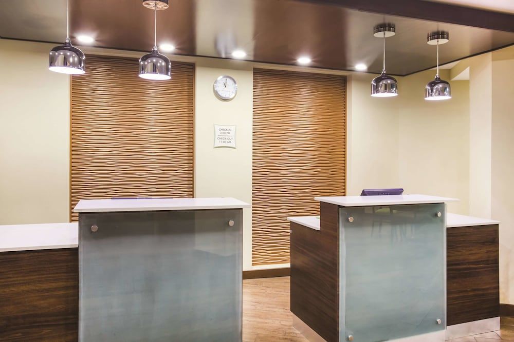 La Quinta Inn & Suites Daytona Beach - Oceanfront 3