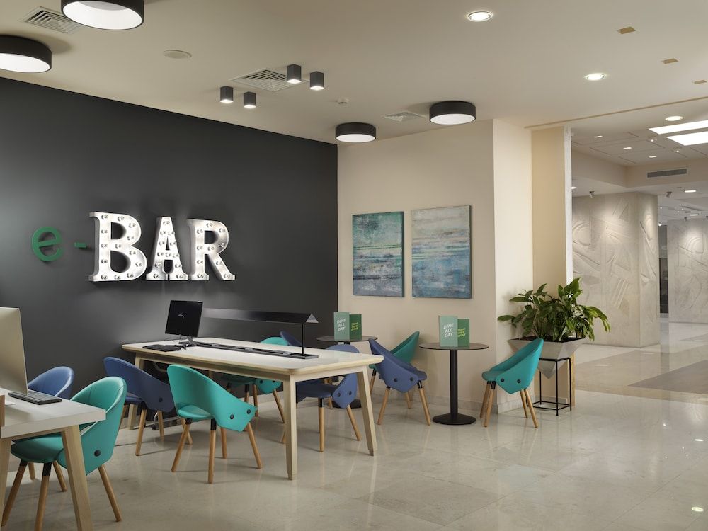 Holiday Inn Athens Attica Av. Airport West 3