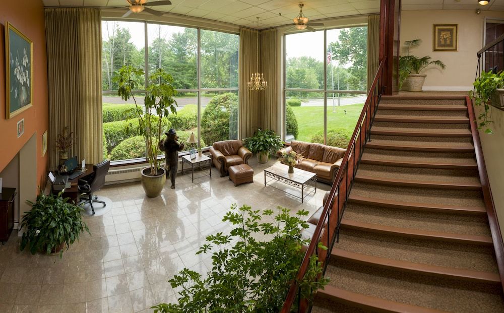 University Inn Academic Suites 3