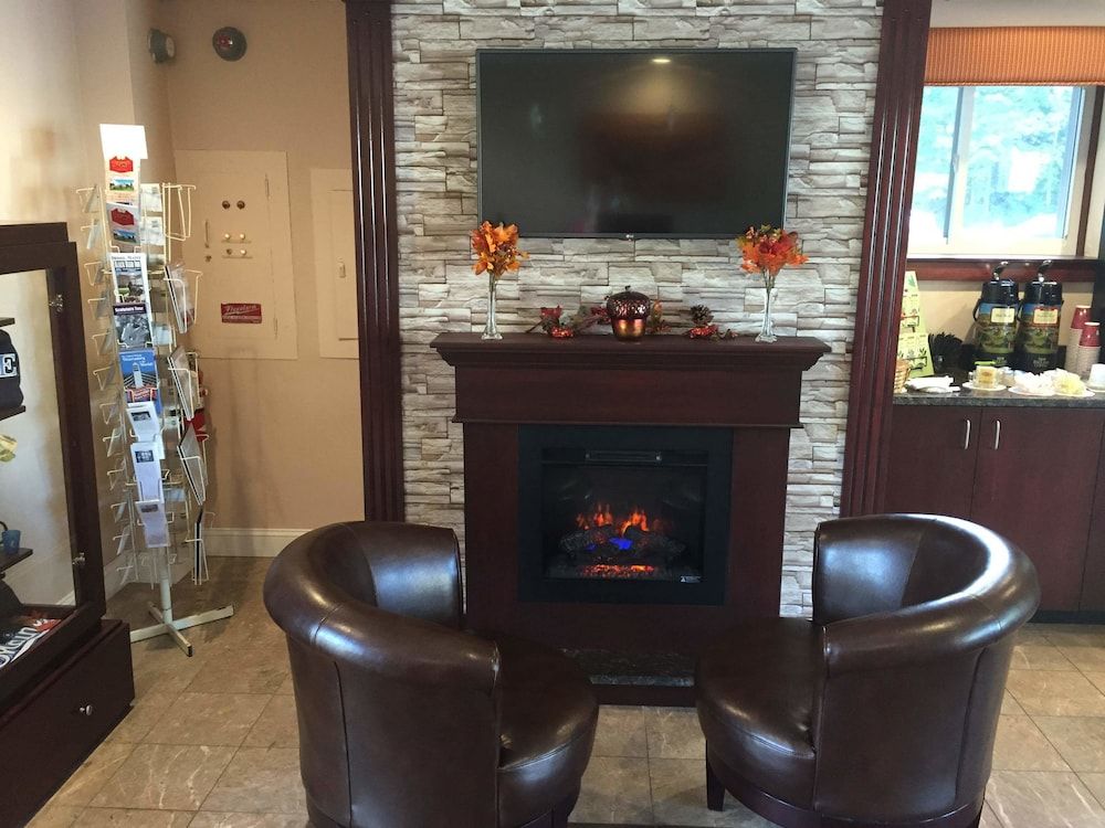 University Inn Academic Suites 2