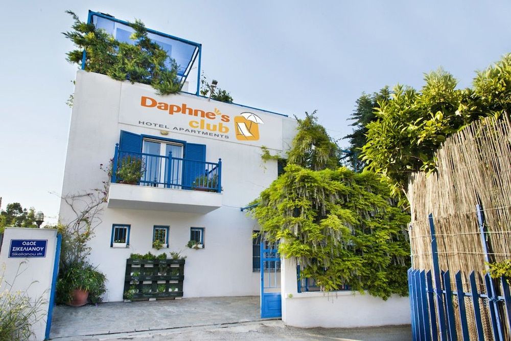 Daphne's Club Hotel Apartments 3 estrelas em Xylokastron
