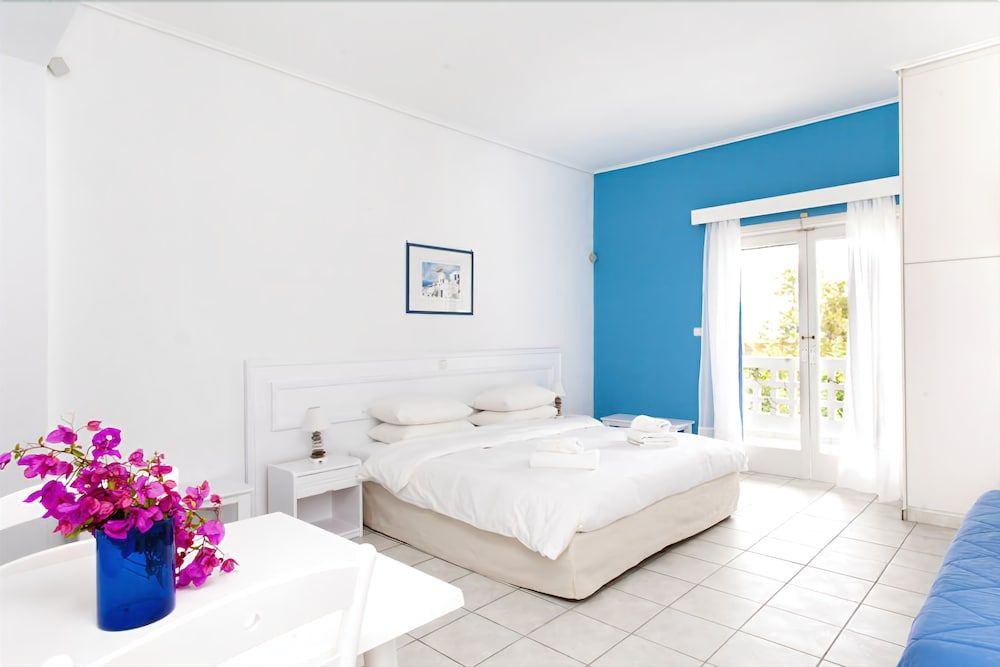 Daphne's Club Hotel Apartments 3