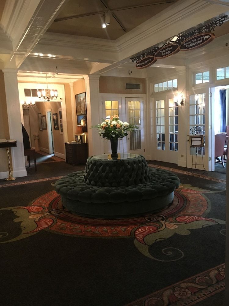 Columbia Gorge Hotel and Spa 2