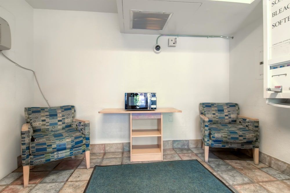 Motel 6 Palm Springs Downtown 2