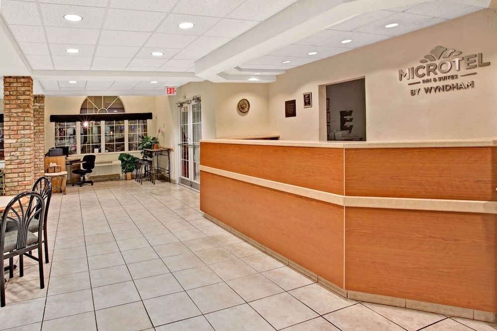 Microtel Inn & Suites By Wyndham Lady Lake/The Vi 2