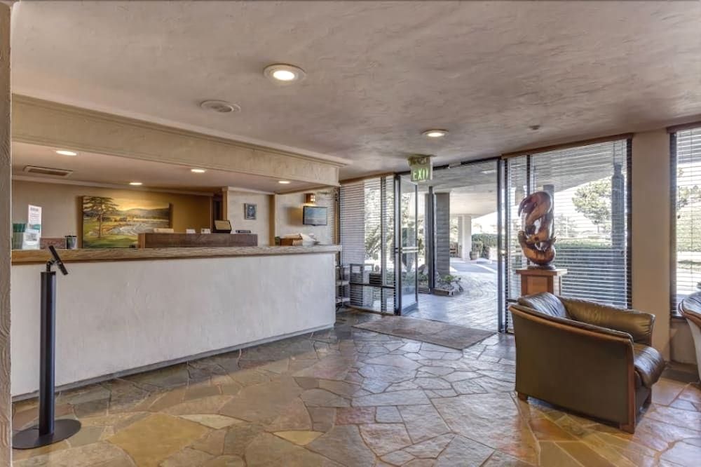 Red Lion Hotel Monterey 3