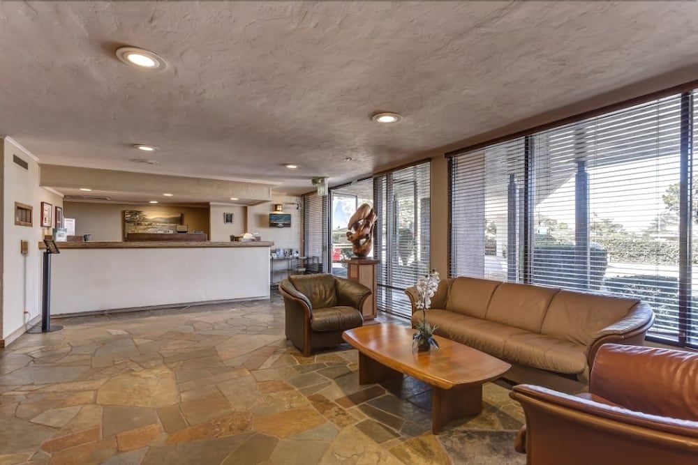 Red Lion Hotel Monterey 2