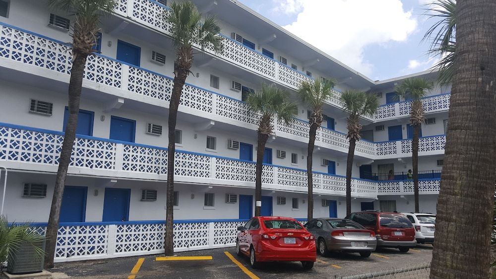 Polynesian Beach & Golf Resort 2 étoiles à Myrtle Beach