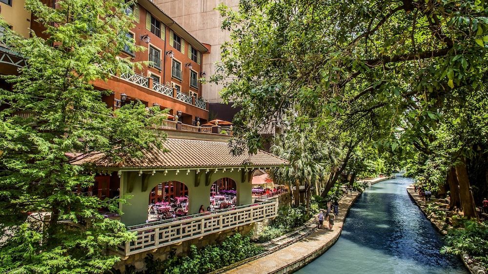 Hotel Valencia Riverwalk 1