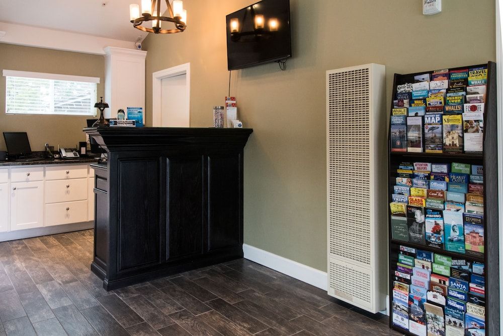 Monterey Peninsula Inn 3