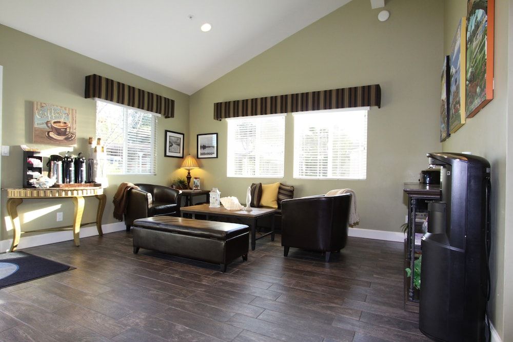 Monterey Peninsula Inn 2