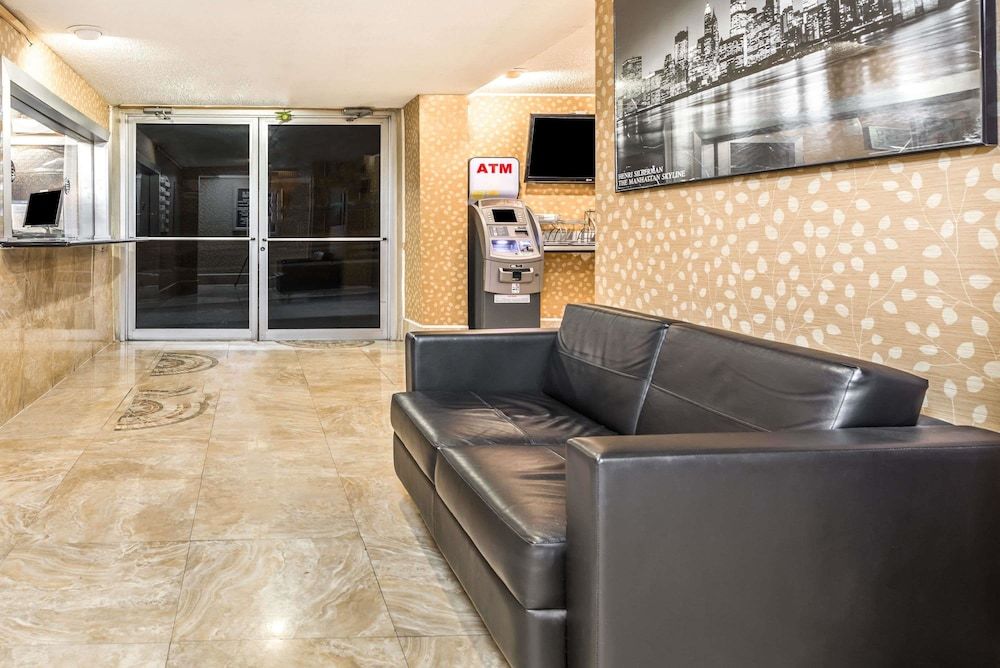 Super 8 by Wyndham North Bergen NJ/NYC Area 2