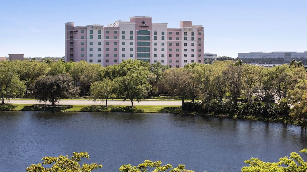 DoubleTree by Hilton Sunrise - Sawgrass Mills 4 estrelas em Sunrise