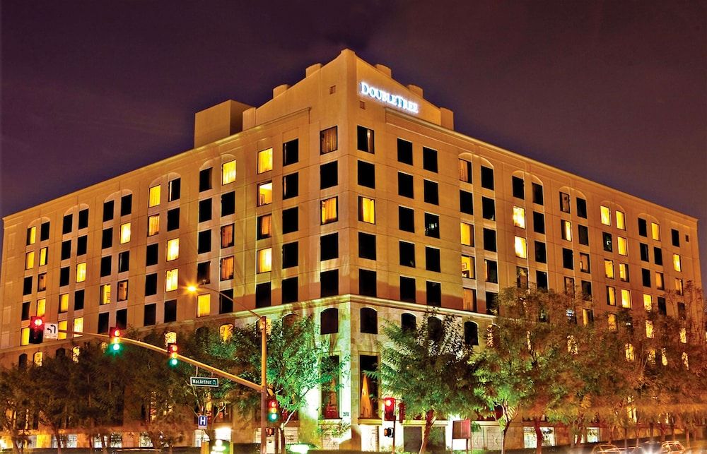 DoubleTree by Hilton Santa Ana - Orange County Airport 1