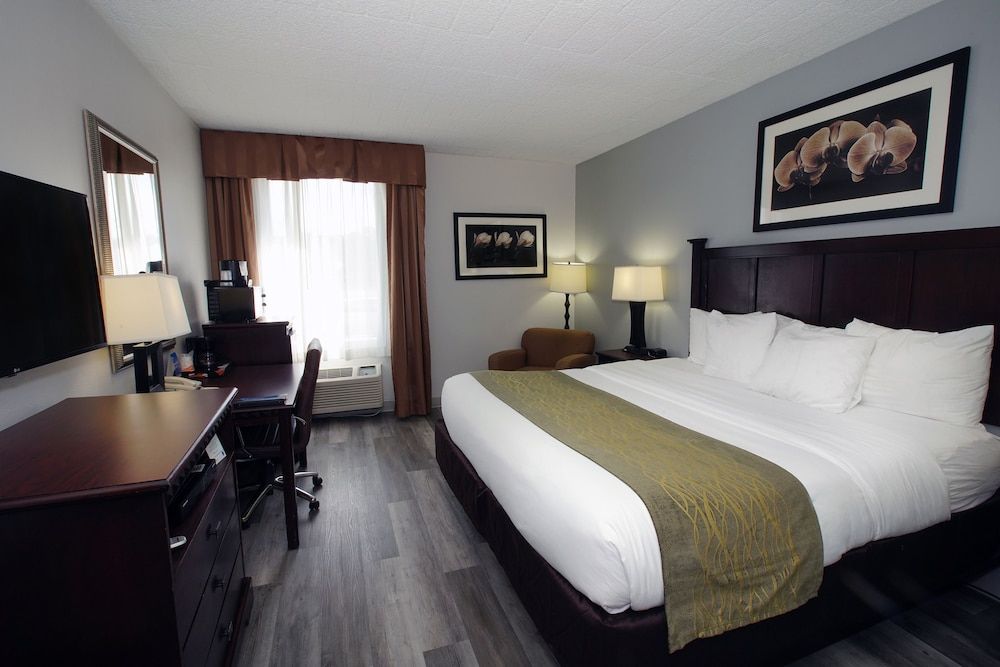 Comfort Inn & Suites Paramus