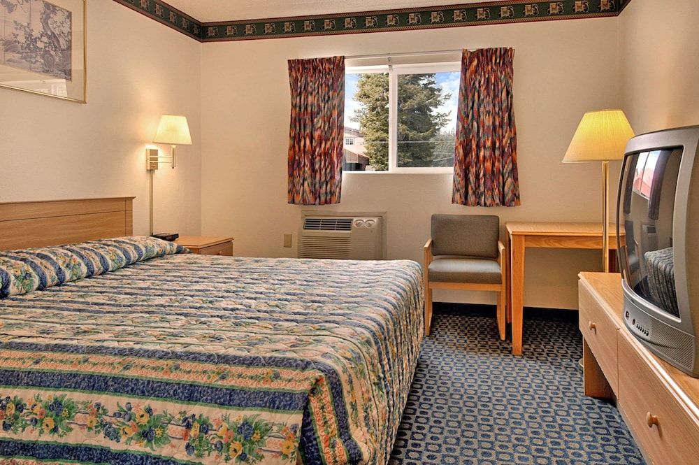 SureStay Plus Hotel by Best Western Mammoth Lakes 3