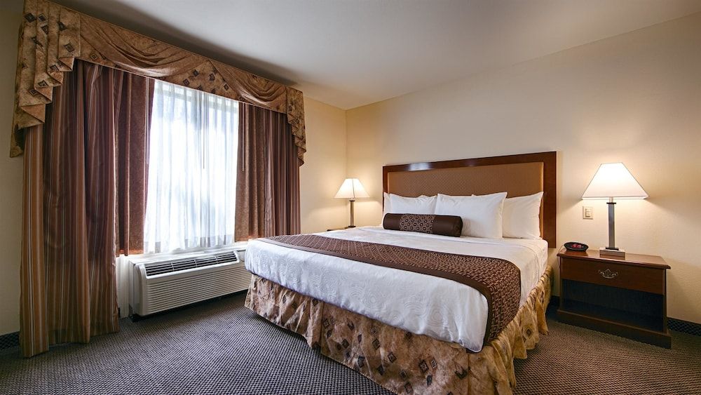 Best Western Coyote Point Inn 3