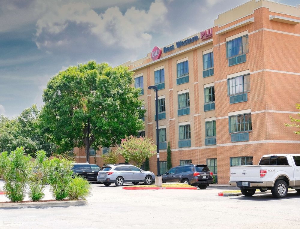 Best Western Plus Sunset Suites-Riverwalk 1