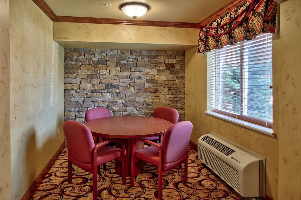 MCM Elegante Suites 3 MCM Elegante Suites 3