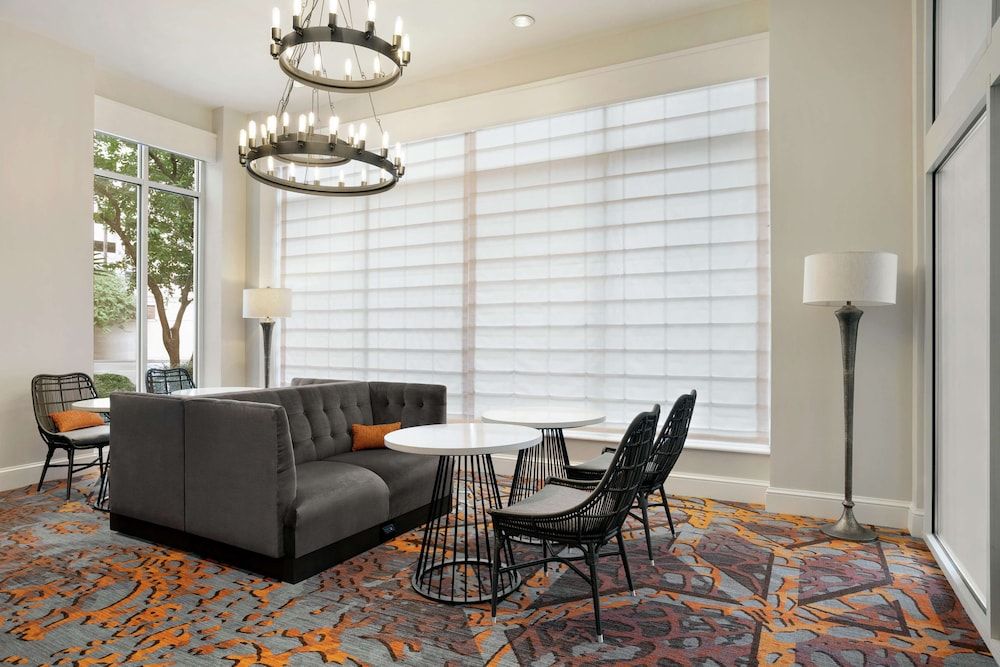 Hilton Garden Inn New Orleans Convention Center 2