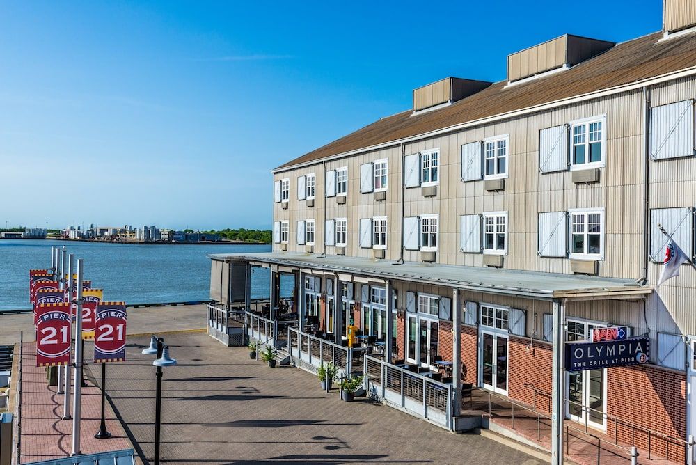 Harbor House at Pier 21 1