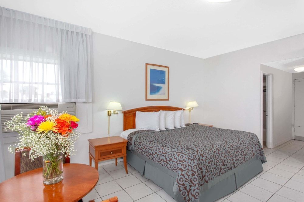 Thunderbird Beach Resort 1