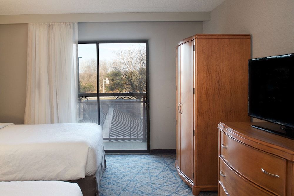 Embassy Suites by Hilton Detroit - Livonia/Novi 1