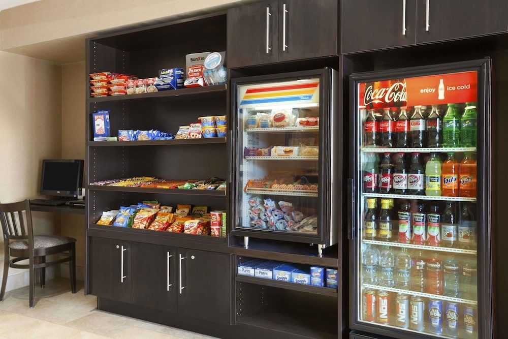 Howard Johnson by Wyndham San Diego Sea World 2