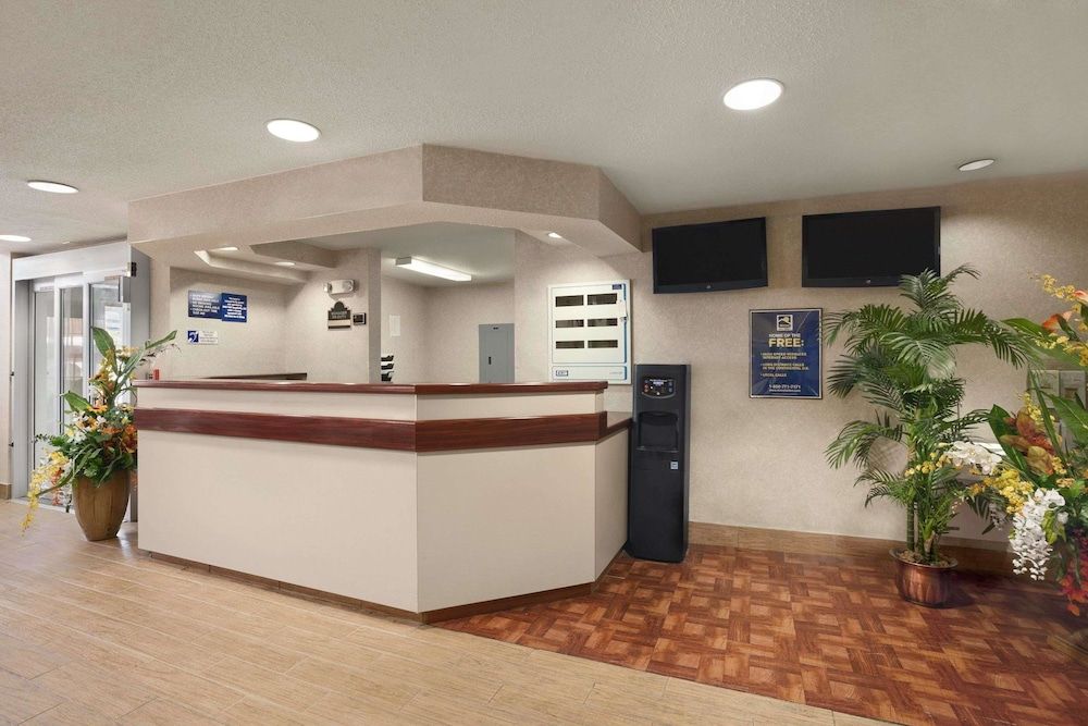 Microtel Inn & Suites by Wyndham BWI Airport Baltimore 2