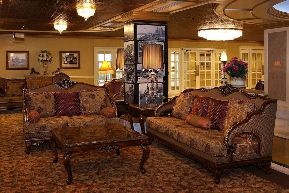 The Claridge - A Radisson Hotel 2