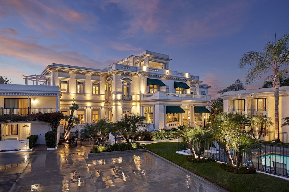 Glorietta Bay Inn 1