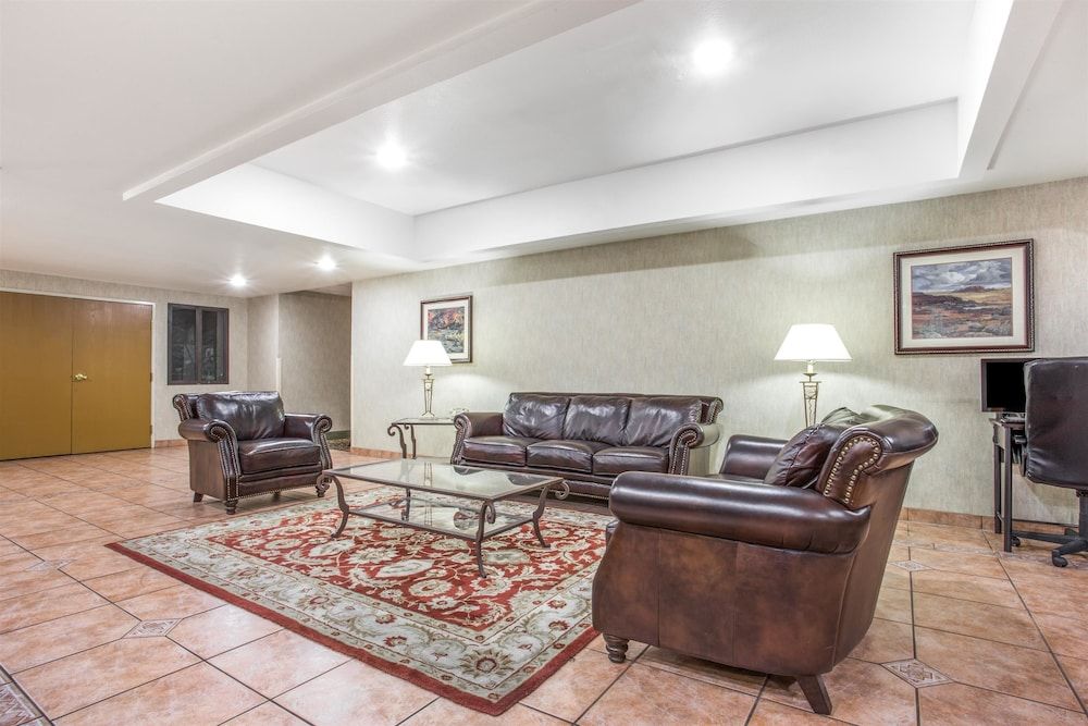 Hawthorn Suites by Wyndham Tempe 2