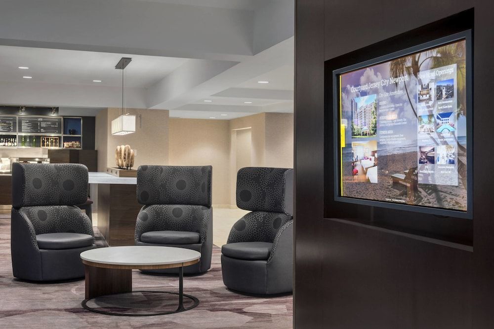 Courtyard Jersey City Newport 2