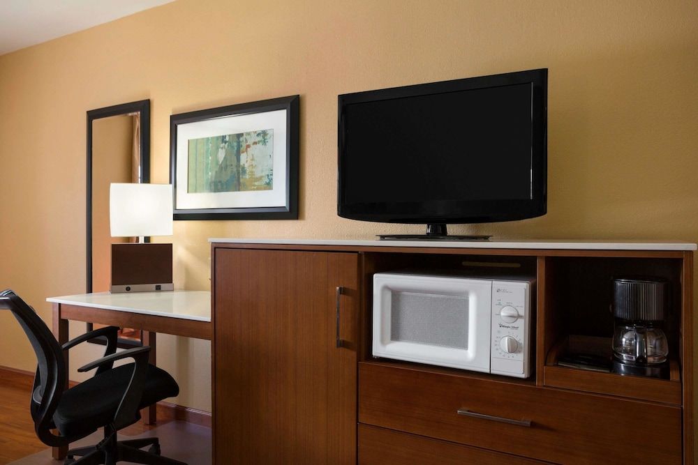 Super 8 by Wyndham Austin Downtown/Capitol Area 3