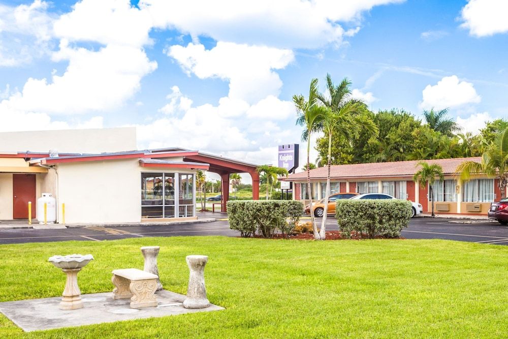 Econo Lodge Inn & Suites 2 estrelas em Florida City