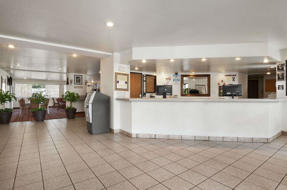 Super 8 by Wyndham Austin North/University Area 2