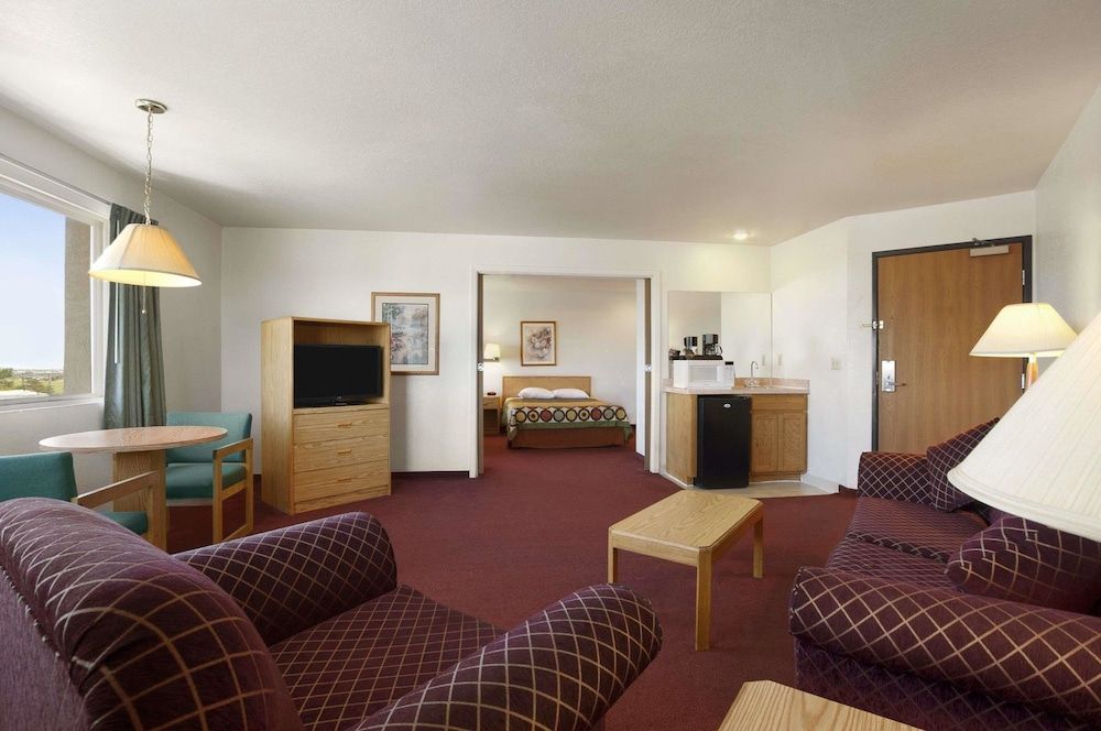 Super 8 by Wyndham Austin North/University Area 3