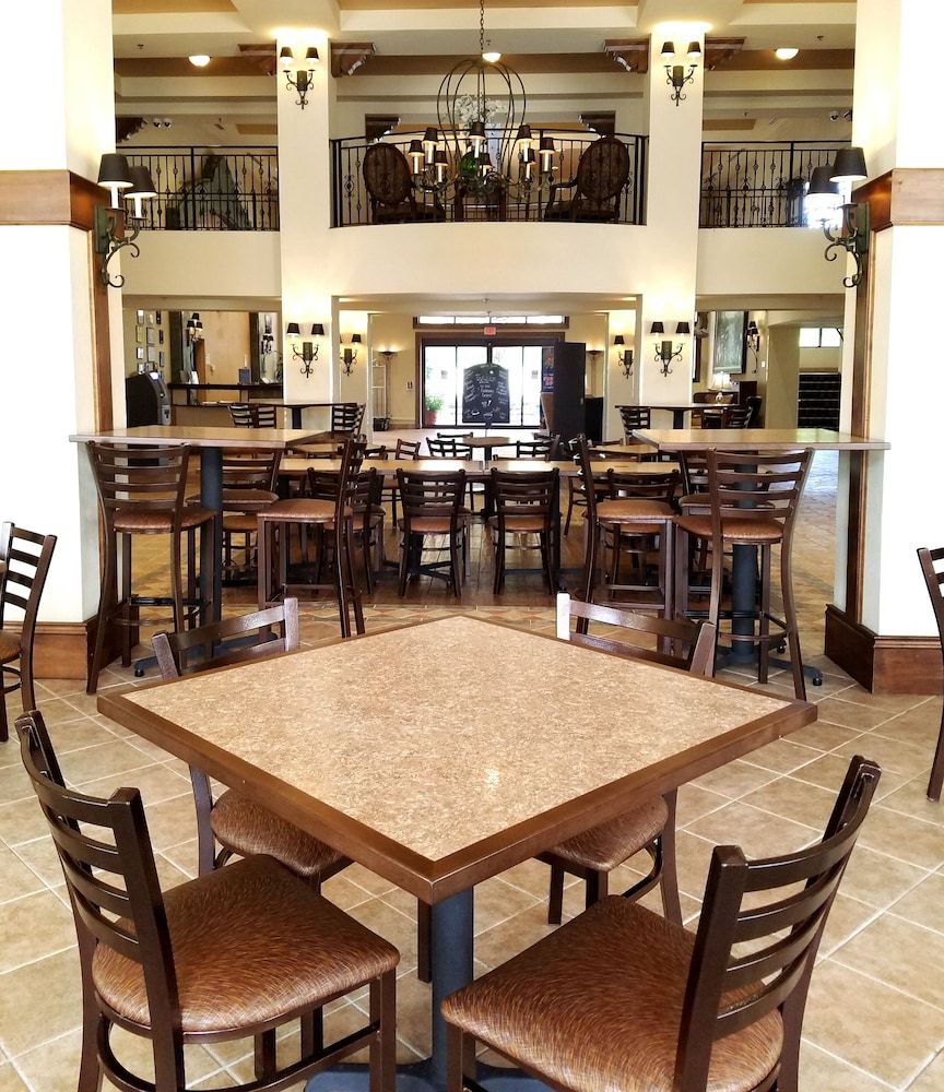 Best Western Gateway Grand 3