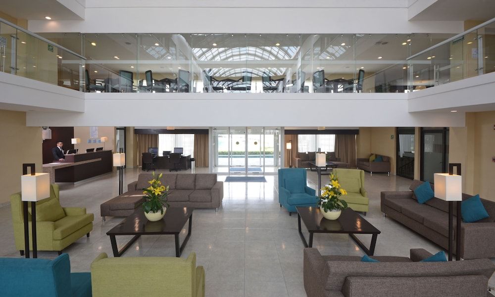 Holiday Inn Express Toluca 2