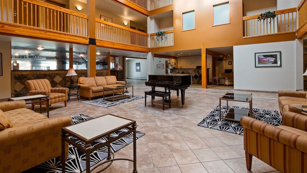 Best Western Plus Edgewater Hotel 2